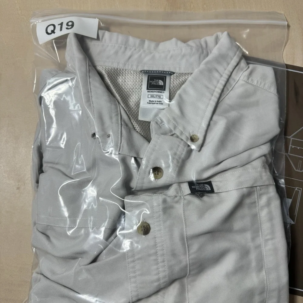 The North Face Mens Sz 2XL Outdoors Mesh Lined Zipper Pockets‎ Button Down Shirt